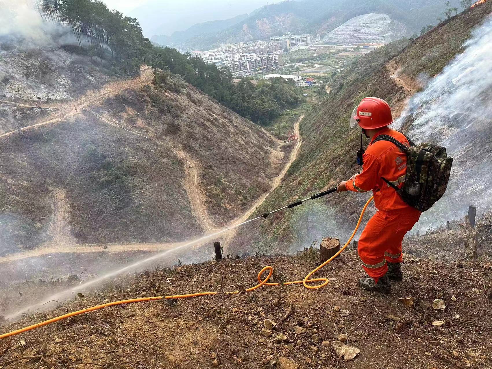 福建金森參加三明市2023年市縣鄉(xiāng)村一體化森林防滅火應急演練
