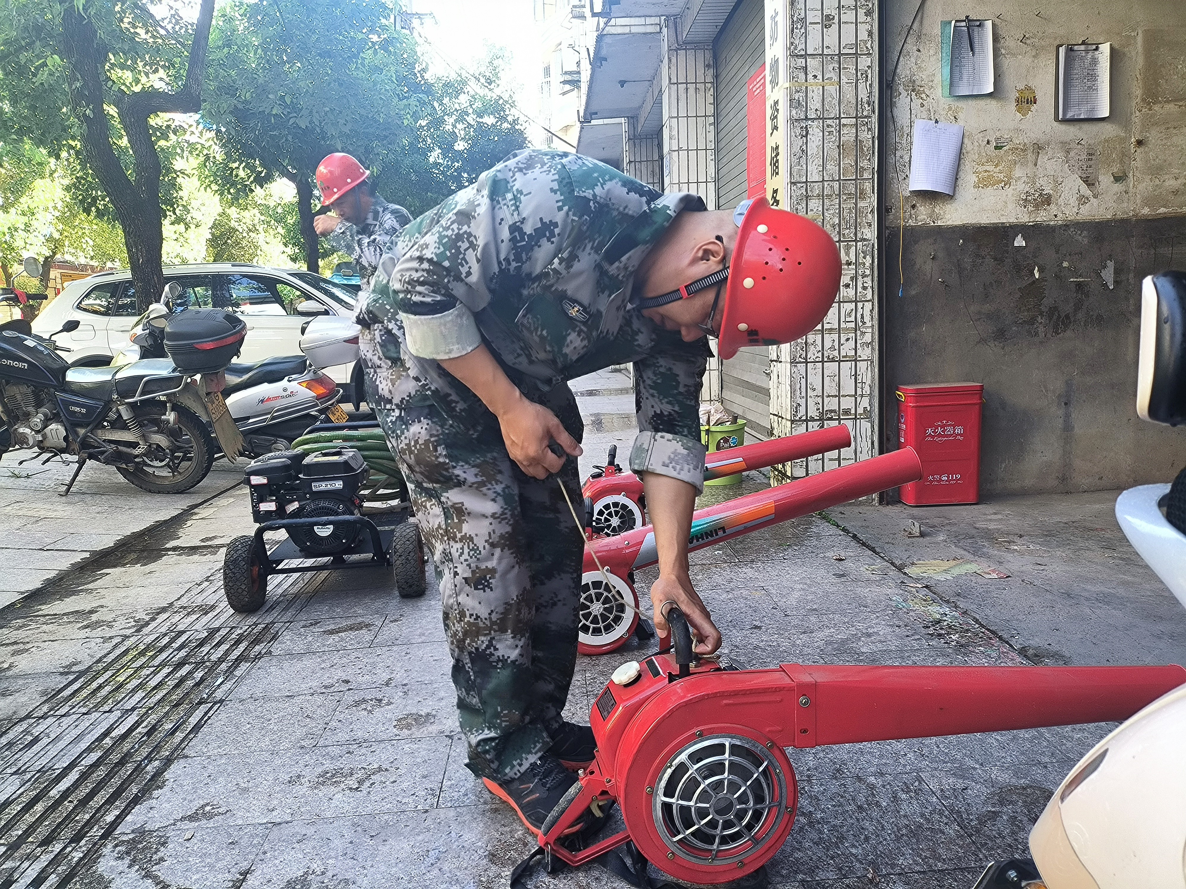 悠悠森林情，寸寸防火心